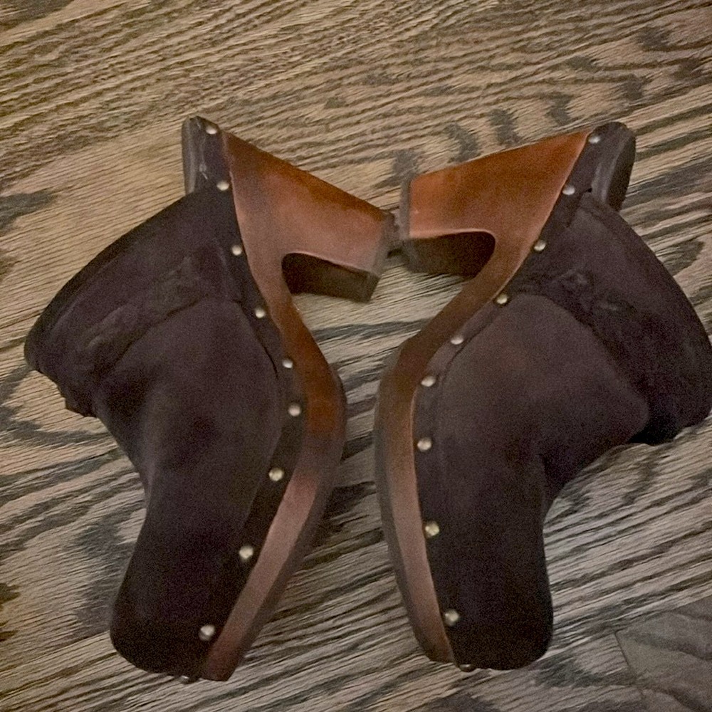 UGG Clogs